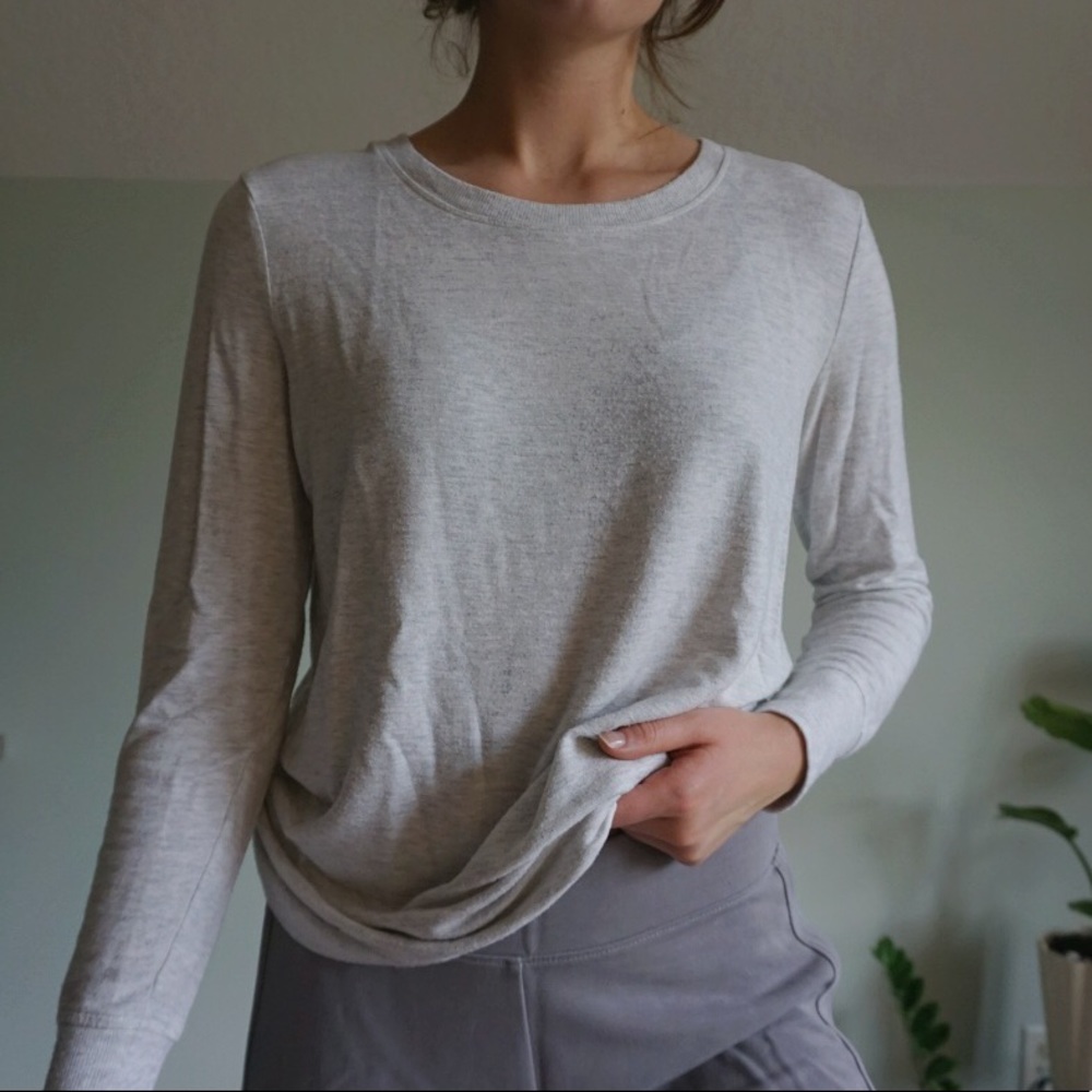 ATHLETA HEATHER GRAY LONG SLEEVE